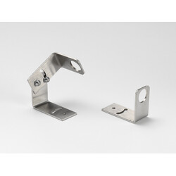 Регулируемый и фиксируемый монтажный кронштейн датчика